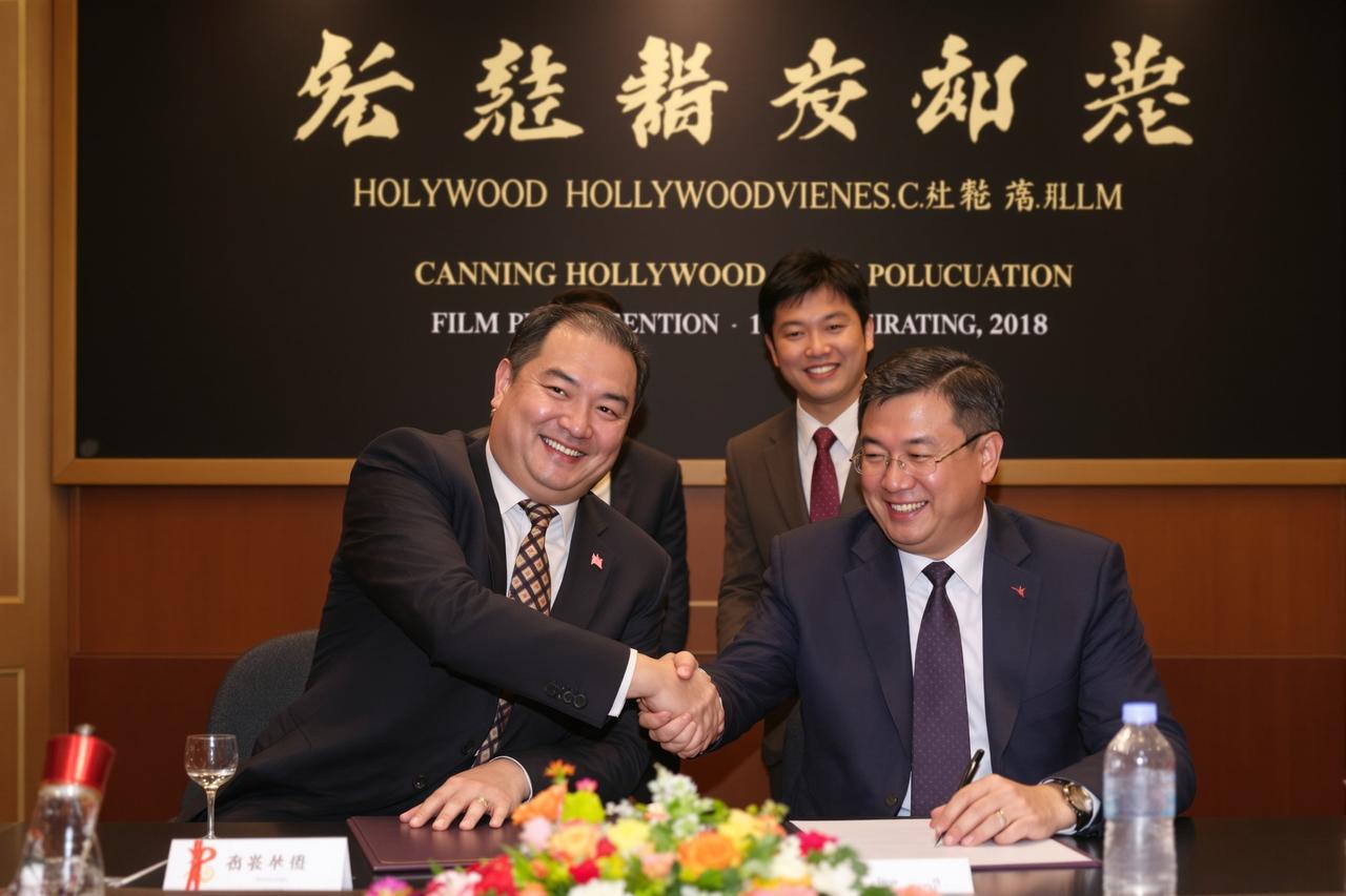 与华纳兄弟联合开发国际项目